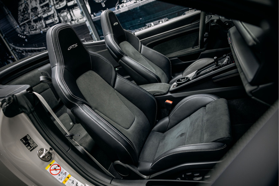Porsche 911 3.0 Carrera GTS Cabriolet Krijtgrijs | Lift | BTW | Bose | krijt stiksel | 360 camera Nieuwstaat