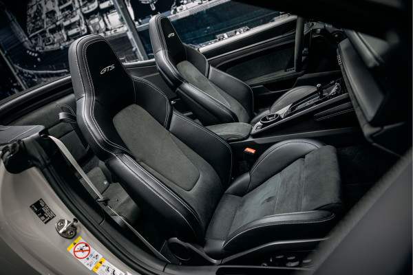 Porsche 911 3.0 Carrera GTS Cabriolet Krijtgrijs | Lift | BTW | Bose | krijt stiksel | 360 camera Nieuwstaat