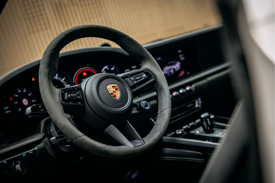 Porsche 911 3.0 Carrera GTS Cabriolet Krijtgrijs | Lift | BTW | Bose | krijt stiksel | 360 camera Nieuwstaat