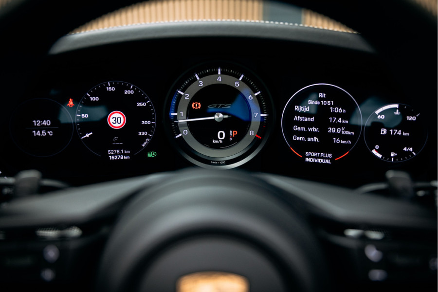 Porsche 911 3.0 Carrera GTS Cabriolet Krijtgrijs | Lift | BTW | Bose | krijt stiksel | 360 camera Nieuwstaat