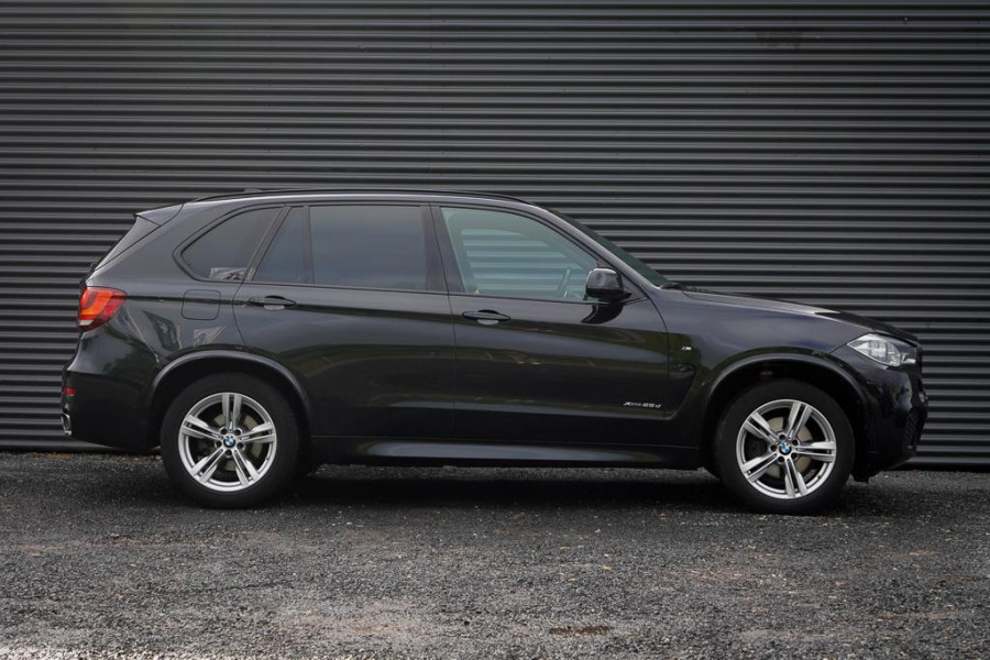BMW X5 xDrive25d High Executive / M-Sport / Trekhaak / NL Auto / Memory