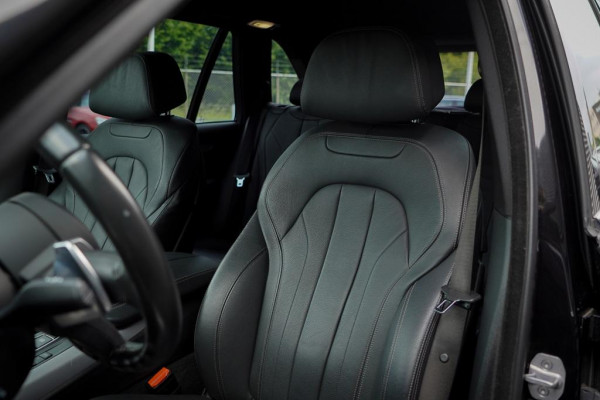 BMW X5 xDrive25d High Executive / M-Sport / Trekhaak / NL Auto / Memory