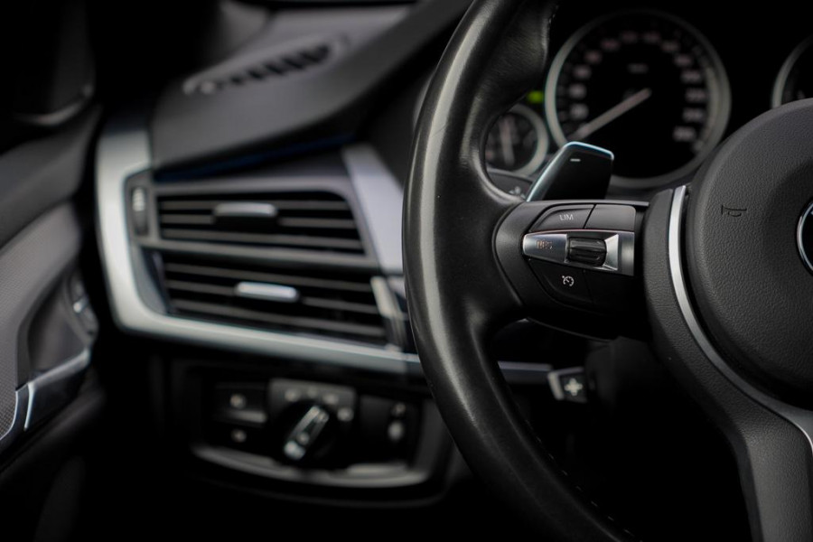 BMW X5 xDrive25d High Executive / M-Sport / Trekhaak / NL Auto / Memory
