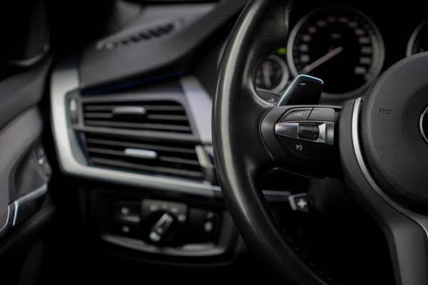 BMW X5 xDrive25d High Executive / M-Sport / Trekhaak / NL Auto / Memory