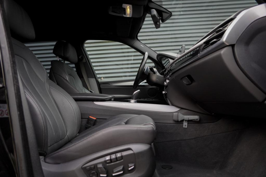 BMW X5 xDrive25d High Executive / M-Sport / Trekhaak / NL Auto / Memory