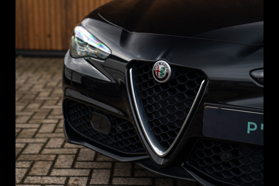 Alfa Romeo Giulia 2.0T AWD Veloce 280pk | Pano-dak | Harman/Kardon | Adapt. cruise