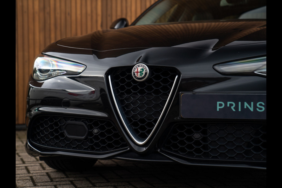Alfa Romeo Giulia 2.0T AWD Veloce 280pk | Pano-dak | Harman/Kardon | Adapt. cruise