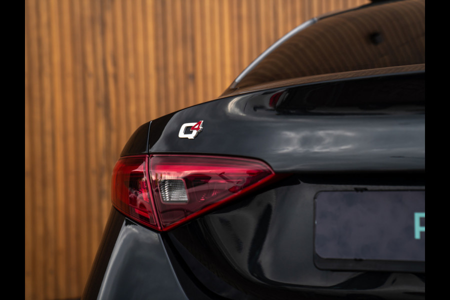 Alfa Romeo Giulia 2.0T AWD Veloce 280pk | Pano-dak | Harman/Kardon | Adapt. cruise