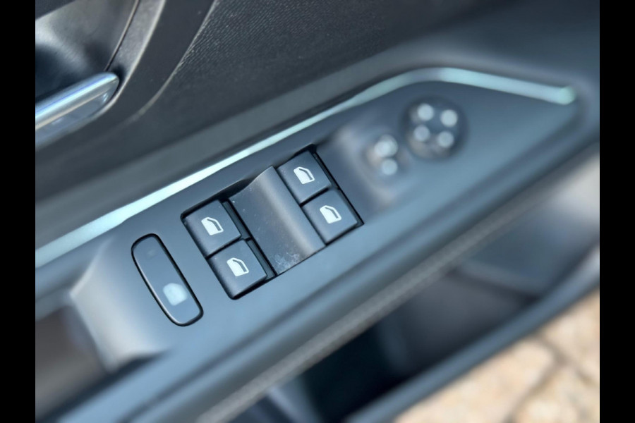 Peugeot 3008 1.6 e-THP GT Line 2017 AUT NAVI CLIMA APK NAP!