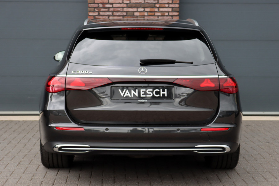 Mercedes-Benz E-Klasse Estate 300 e Luxury Line Aut9 | Distronic+ | Trekhaak | Burmester | Keyless Go | Geluidsisolerend Glas | Rijassitentiepakket | Zitcomfortpakket |