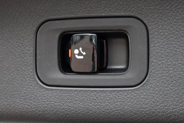 Mercedes-Benz E-Klasse Estate 300 e Luxury Line Aut9 | Distronic+ | Trekhaak | Burmester | Keyless Go | Geluidsisolerend Glas | Rijassitentiepakket | Zitcomfortpakket |