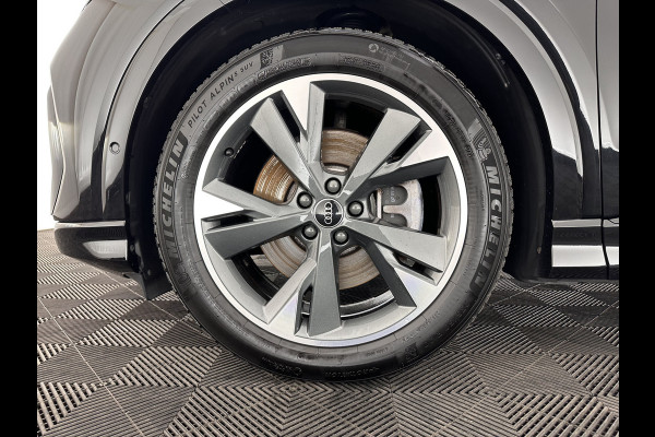 Audi Q4 e-tron 40 S edition 77 kWh S-Line-Sportpack [ 3-Fase ] (INCL-BTW) *HEAT-PUMP | LEATHER-FABRIC | MATRIX-LED | ADAPTIVE-CRUISE | AMBIENT-LIGHT | DIGI-COCKPIT | AUDI-SOUND | DAB+ | KEYLESS | SHIFT-PADDLES | CAMERA | HEATED-SPORTSEATS | 20''ALU*
