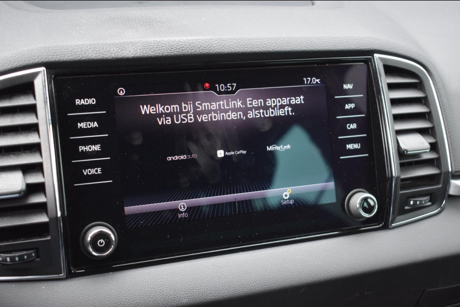 Škoda Karoq 1.5 TSI ACT | LEDER | TREKHAAK | CAMERA | APPLE CARPLAY | ANDROID AUTO | STOELVERWARMING | DEALER ONDERHOUDEN
