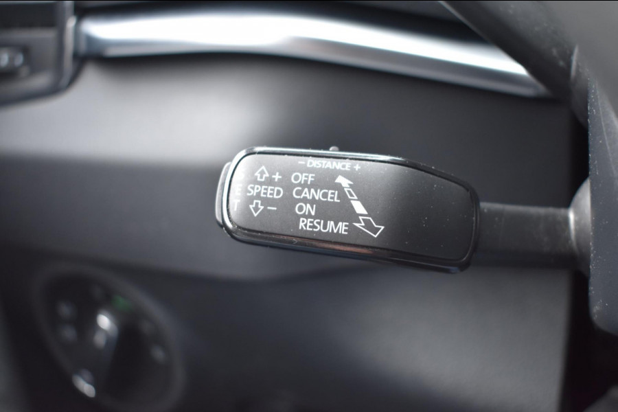 Škoda Karoq 1.5 TSI ACT | LEDER | TREKHAAK | CAMERA | APPLE CARPLAY | ANDROID AUTO | STOELVERWARMING | DEALER ONDERHOUDEN