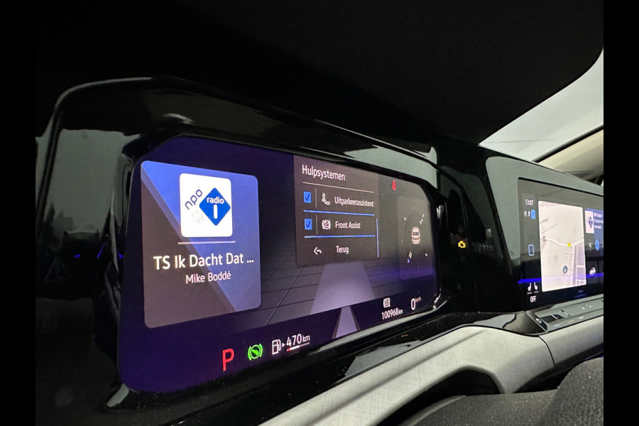 Volkswagen Golf 8 eTSI Life Business PANO
