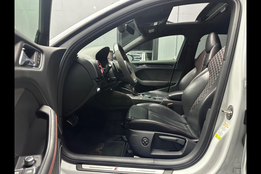 Audi A3 Sportback 2.5 TFSI RS3 quattro