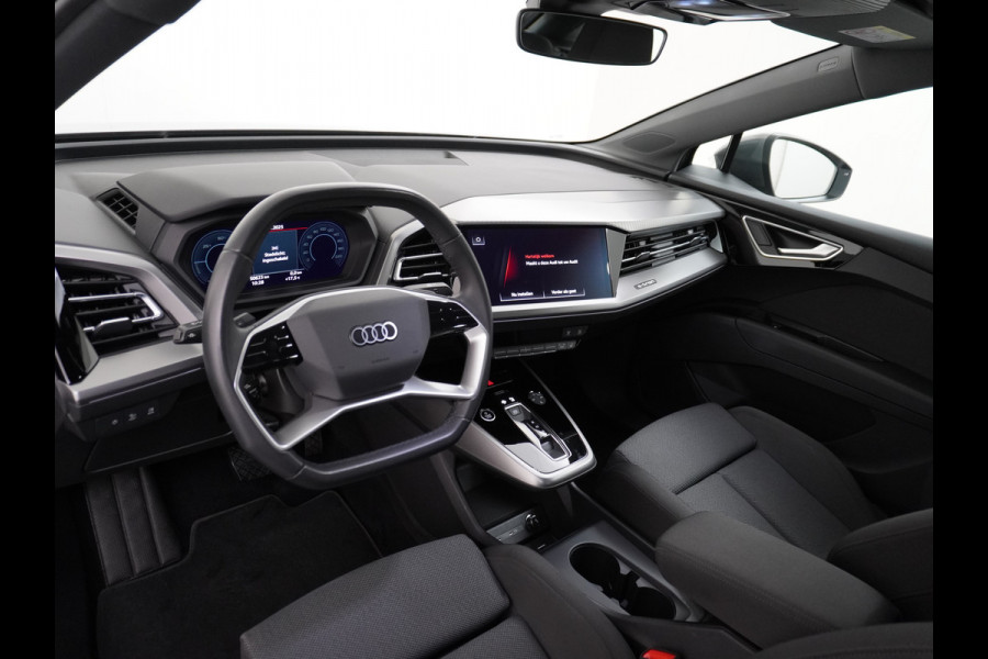 Audi Q4 e-tron 40 204pk 77kWh Adap.Cruise Sport-St. 20" Apple Carplay Android Camera Navi Matrix Led Elek.Achterklep Trekhaak Ecc Stoelverwarmi Audi sound system Assistentiepakketten-Parking/Tour/Plus 1e Eigenaar Origineel Nederlandse Auto 1.000kg trekvermogen € 63.000nieuw