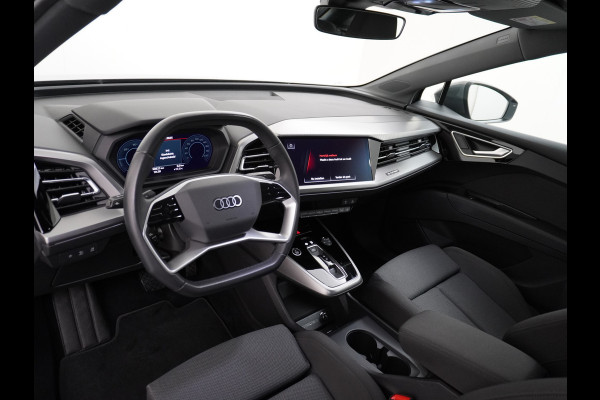 Audi Q4 e-tron 40 204pk 77kWh Adap.Cruise Sport-St. 20" Apple Carplay Android Camera Navi Matrix Led Elek.Achterklep Trekhaak Ecc Stoelverwarmi Audi sound system Assistentiepakketten-Parking/Tour/Plus 1e Eigenaar Origineel Nederlandse Auto 1.000kg trekvermogen € 63.000nieuw