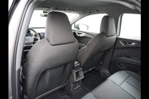 Audi Q4 e-tron 40 204pk 77kWh Adap.Cruise Sport-St. 20" Apple Carplay Android Camera Navi Matrix Led Elek.Achterklep Trekhaak Ecc Stoelverwarmi Audi sound system Assistentiepakketten-Parking/Tour/Plus 1e Eigenaar Origineel Nederlandse Auto 1.000kg trekvermogen € 63.000nieuw