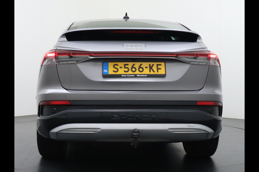 Audi Q4 e-tron 40 204pk 77kWh Adap.Cruise Sport-St. 20" Apple Carplay Android Camera Navi Matrix Led Elek.Achterklep Trekhaak Ecc Stoelverwarmi Audi sound system Assistentiepakketten-Parking/Tour/Plus 1e Eigenaar Origineel Nederlandse Auto 1.000kg trekvermogen € 63.000nieuw