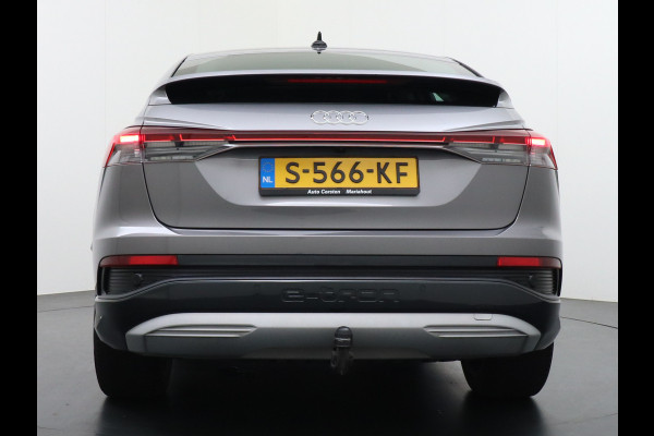 Audi Q4 e-tron 40 204pk 77kWh Adap.Cruise Sport-St. 20" Apple Carplay Android Camera Navi Matrix Led Elek.Achterklep Trekhaak Ecc Stoelverwarmi Audi sound system Assistentiepakketten-Parking/Tour/Plus 1e Eigenaar Origineel Nederlandse Auto 1.000kg trekvermogen € 63.000nieuw