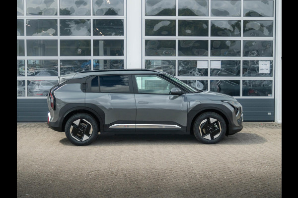 Kia EV3 Plus 58.3 kWh ANWB Private Lease v.a. € 469,- | Snelle Levering | Navi | 17" | Adapt. Cruise | Clima | PDC | Dakrails | Stoel&Stuurverw. | Priv Glass | BSM | Private Lease € 516,- Actie !