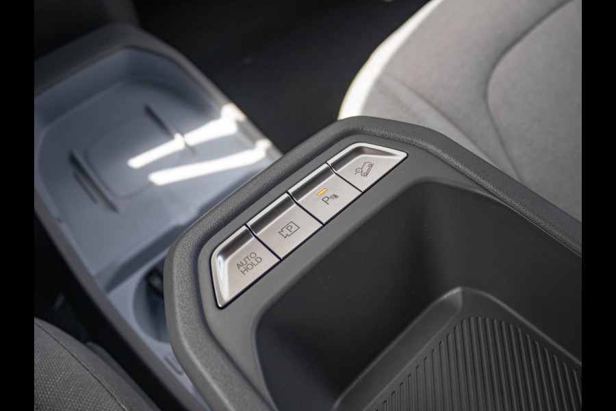 Kia EV3 Plus 58.3 kWh ANWB Private Lease v.a. € 469,- | Snelle Levering | Navi | 17" | Adapt. Cruise | Clima | PDC | Dakrails | Stoel&Stuurverw. | Priv Glass | BSM | Private Lease € 516,- Actie !