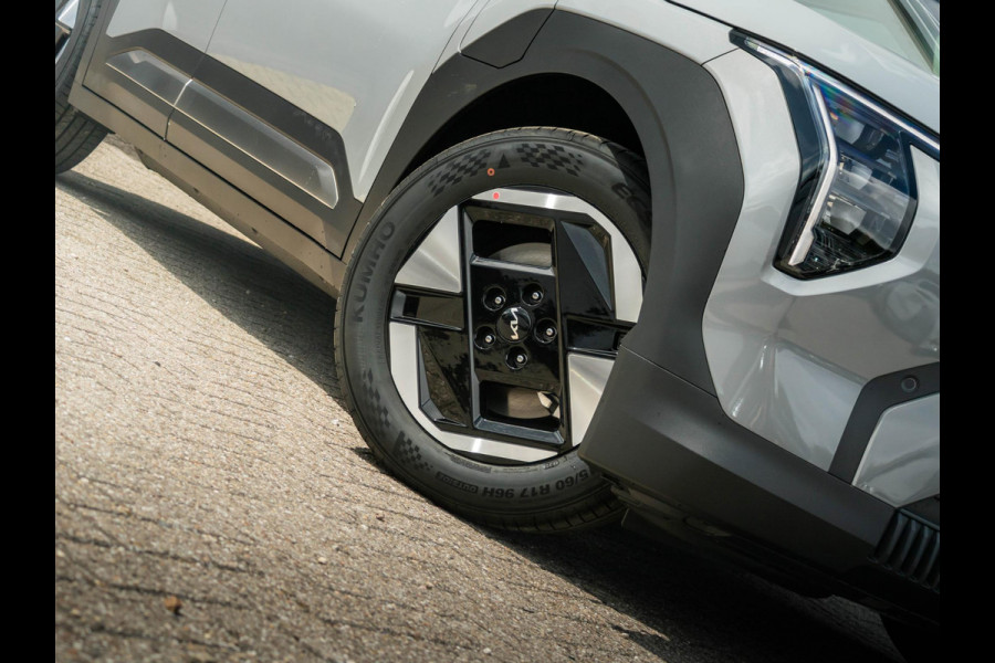 Kia EV3 Plus 58.3 kWh ANWB Private Lease v.a. € 469,- | Snelle Levering | Navi | 17" | Adapt. Cruise | Clima | PDC | Dakrails | Stoel&Stuurverw. | Priv Glass | BSM | Private Lease € 516,- Actie !