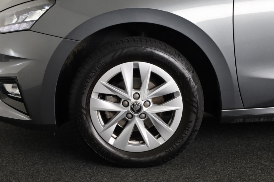 Škoda Fabia 1.0 TSI Business Edition 95 pk | Verlengde garantie | Navigatie via App | Parkeersensoren achter | Cruise control | Autom. airco | Stoelverwarming |
