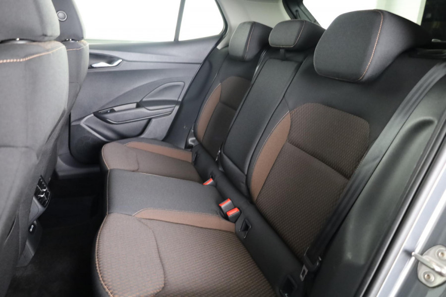 Škoda Fabia 1.0 TSI Business Edition 95 pk | Verlengde garantie | Navigatie via App | Parkeersensoren achter | Cruise control | Autom. airco | Stoelverwarming |