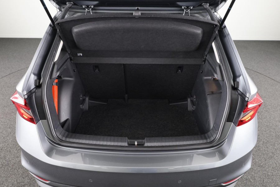 Škoda Fabia 1.0 TSI Business Edition 95 pk | Verlengde garantie | Navigatie via App | Parkeersensoren achter | Cruise control | Autom. airco | Stoelverwarming |