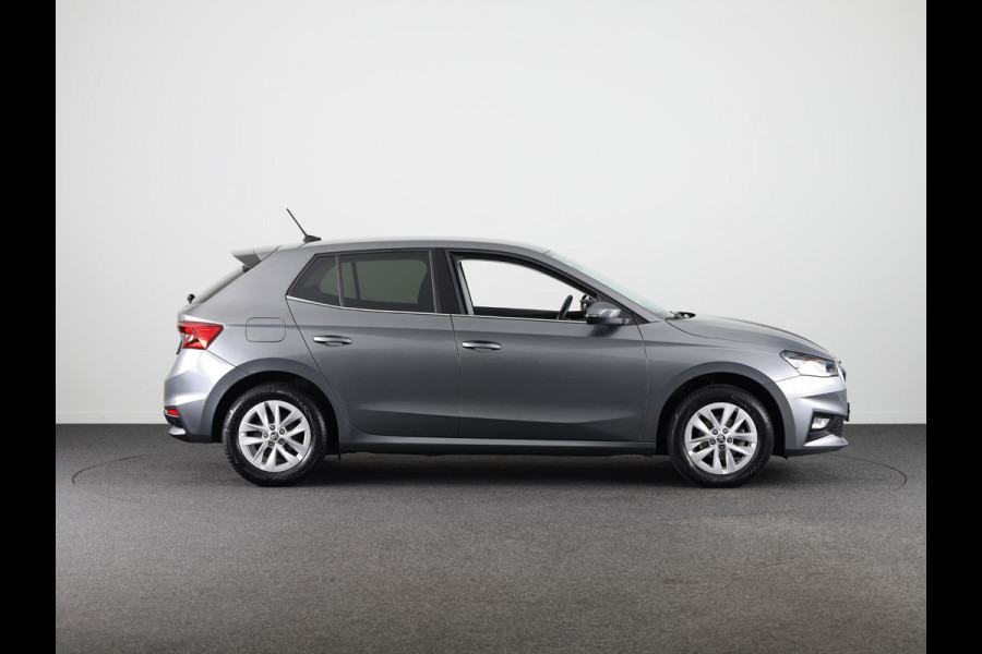 Škoda Fabia 1.0 TSI Business Edition 95 pk | Verlengde garantie | Navigatie via App | Parkeersensoren achter | Cruise control | Autom. airco | Stoelverwarming |