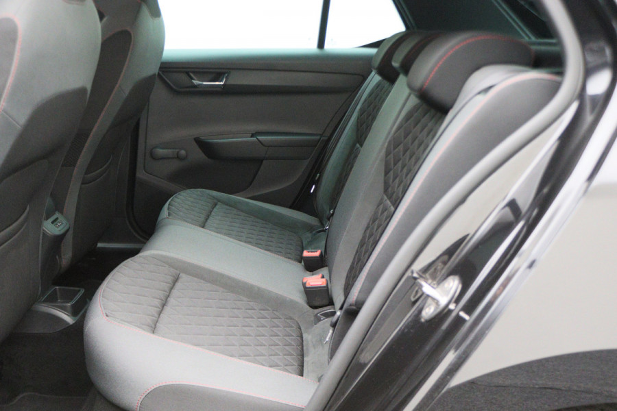 Škoda Fabia 1.0 TSI Monte Carlo Navigatie, Stoelverwarming, Climate, Cruise, PDC, 17"