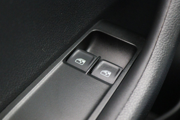 Škoda Fabia 1.0 TSI Monte Carlo Navigatie, Stoelverwarming, Climate, Cruise, PDC, 17"