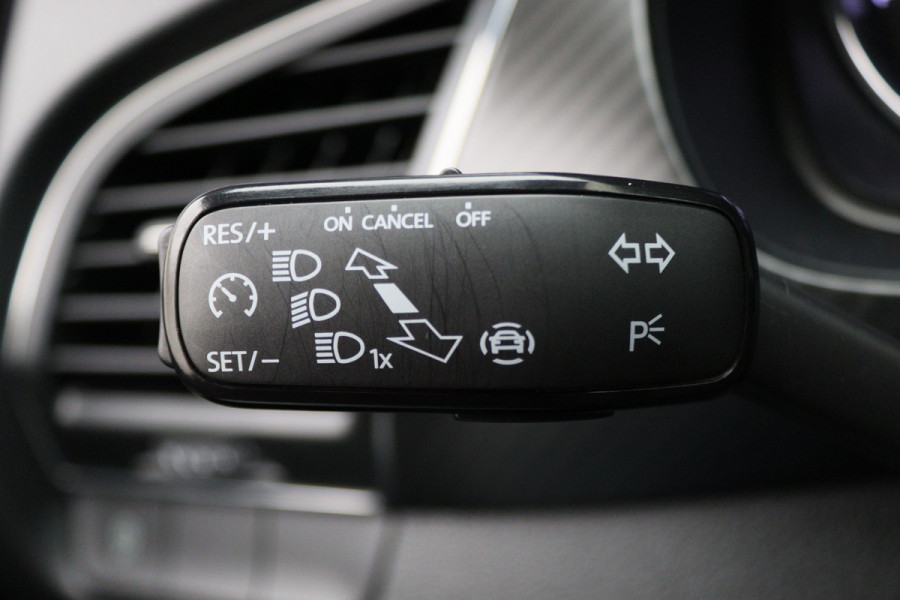 Škoda Fabia 1.0 TSI Monte Carlo Navigatie, Stoelverwarming, Climate, Cruise, PDC, 17"
