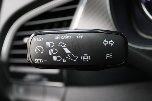 Škoda Fabia 1.0 TSI Monte Carlo Navigatie, Stoelverwarming, Climate, Cruise, PDC, 17"