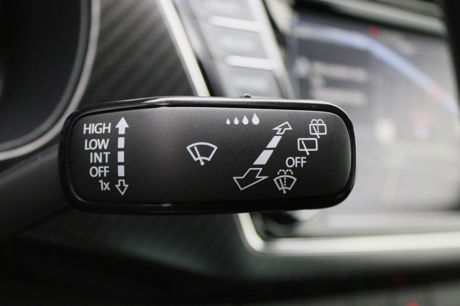 Škoda Fabia 1.0 TSI Monte Carlo Navigatie, Stoelverwarming, Climate, Cruise, PDC, 17"