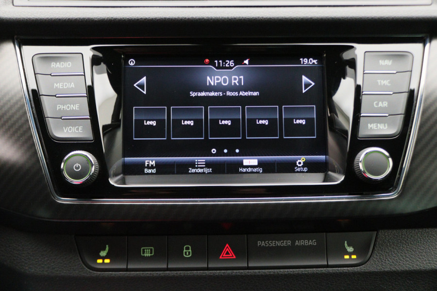 Škoda Fabia 1.0 TSI Monte Carlo Navigatie, Stoelverwarming, Climate, Cruise, PDC, 17"