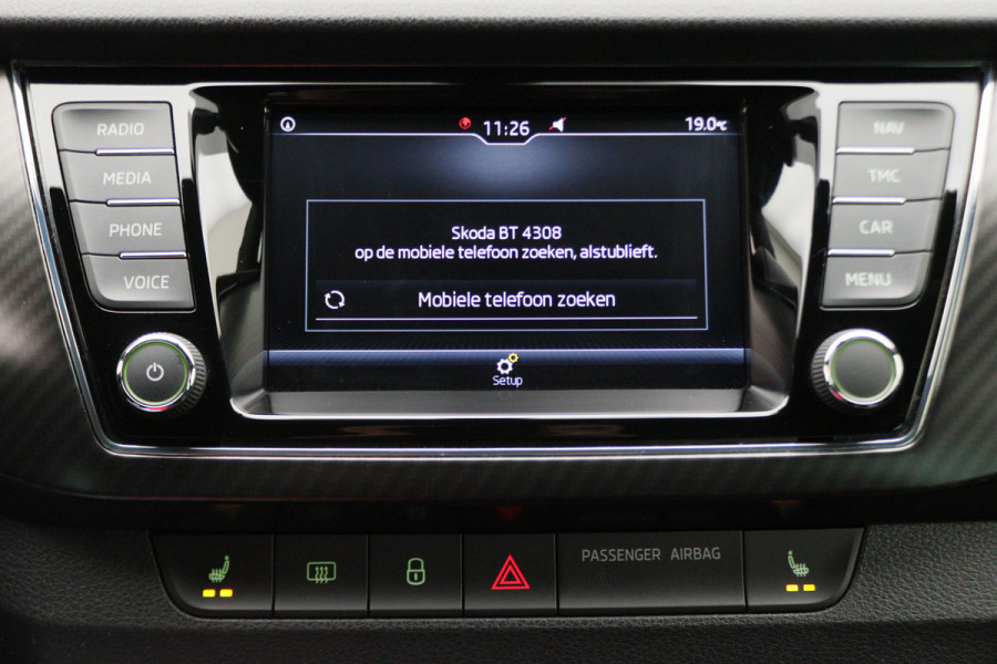 Škoda Fabia 1.0 TSI Monte Carlo Navigatie, Stoelverwarming, Climate, Cruise, PDC, 17"