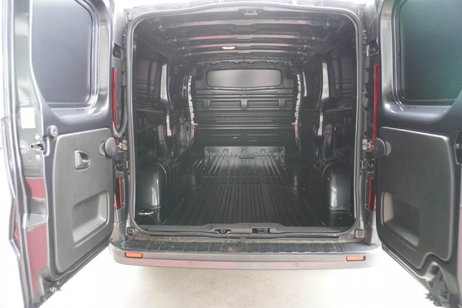 Renault Trafic 2.0 dCi 130PK T30 L2H1 Work Edition Nr. V031 | Airco | Cruise | Navi | Camera | Lm Velgen