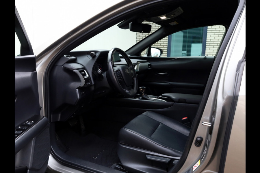 Lexus UX 250h Luxury Line | Leder | Head-up | Dodehoek