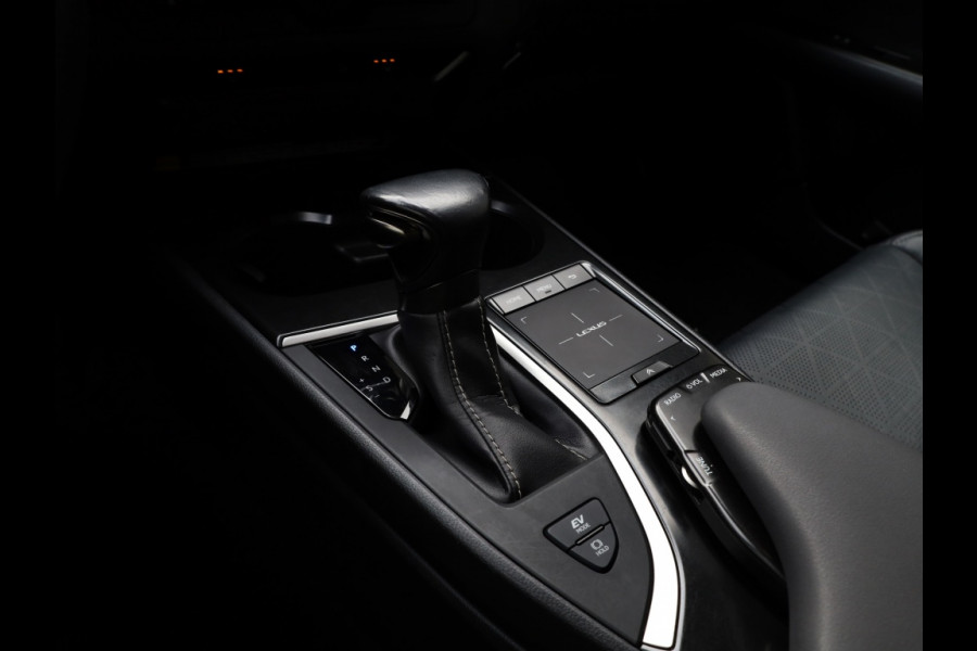 Lexus UX 250h Luxury Line | Leder | Head-up | Dodehoek