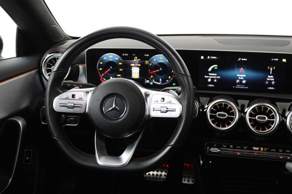 Mercedes-Benz CLA-Klasse Shooting Brake 220 Advantage (PANORAMADAK, SFEERVERLICHTING, PARKEERSENSOREN, CAMERA, NAVI, NL-AUTO)