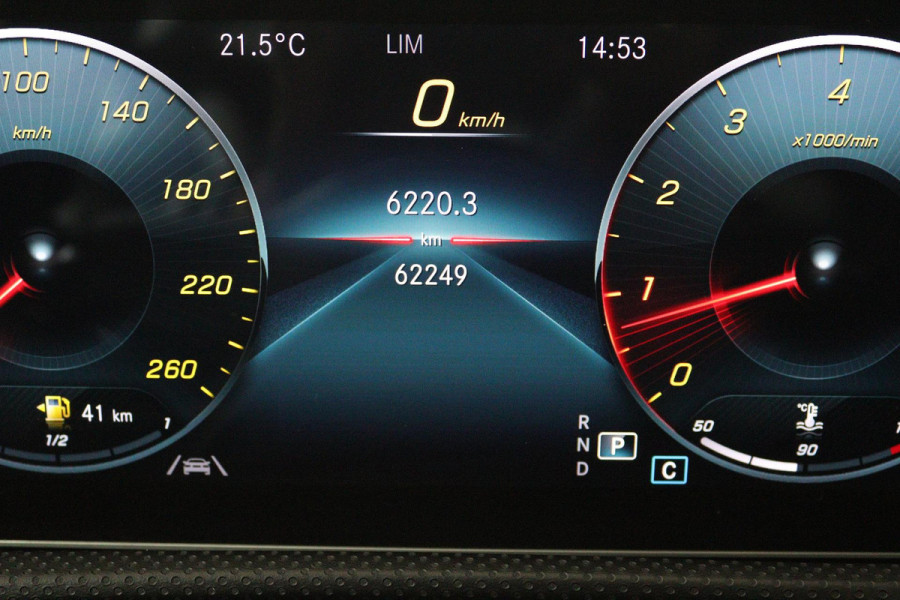 Mercedes-Benz CLA-Klasse Shooting Brake 220 Advantage (PANORAMADAK, SFEERVERLICHTING, PARKEERSENSOREN, CAMERA, NAVI, NL-AUTO)