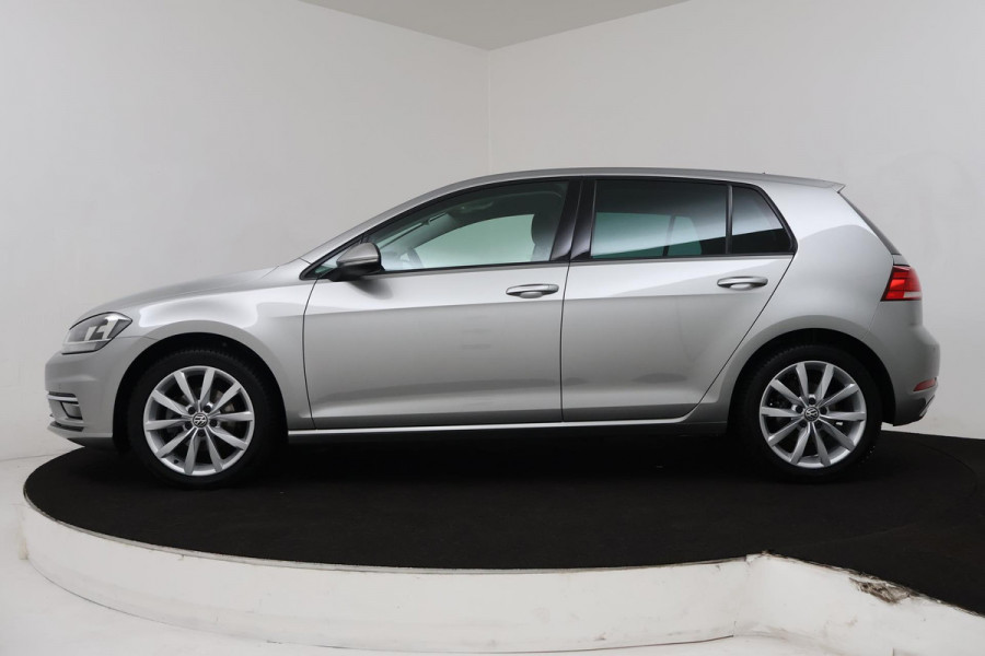 Volkswagen Golf 1.0 TSI Comfortline Business (PARKEERSENSOREN, TREKHAAK, STOELVERWARMING, CRUISE CONTROL, NL-AUTO)
