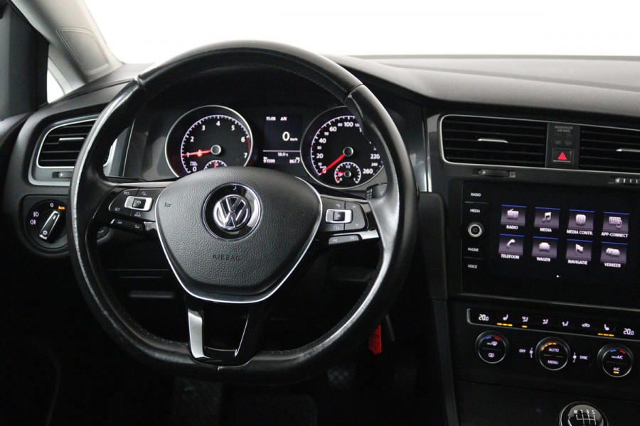 Volkswagen Golf 1.0 TSI Comfortline Business (PARKEERSENSOREN, TREKHAAK, STOELVERWARMING, CRUISE CONTROL, NL-AUTO)