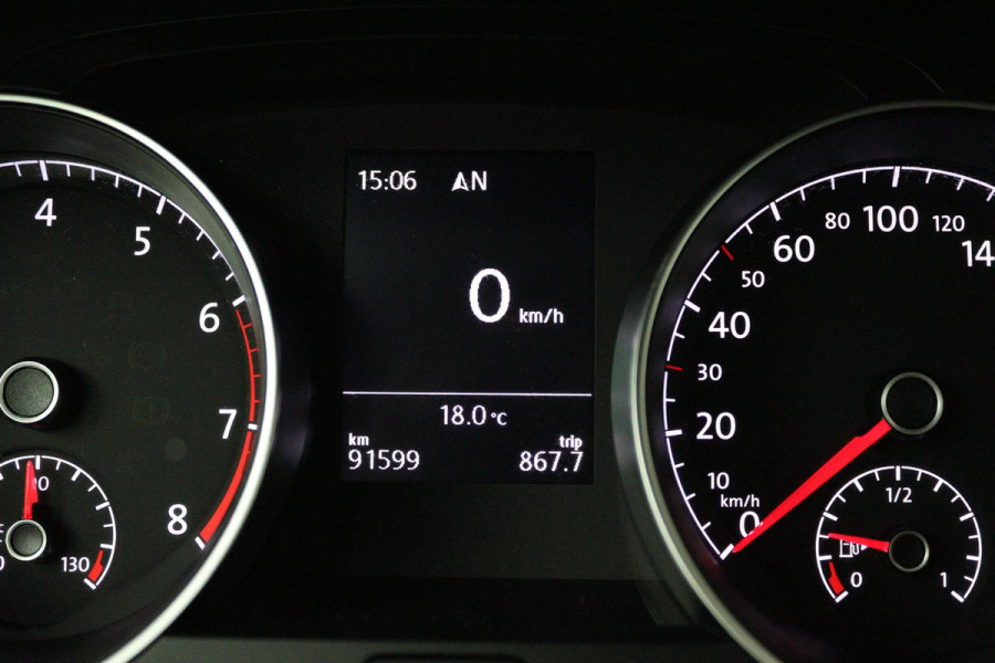 Volkswagen Golf 1.0 TSI Comfortline Business (PARKEERSENSOREN, TREKHAAK, STOELVERWARMING, CRUISE CONTROL, NL-AUTO)