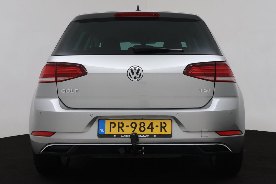 Volkswagen Golf 1.0 TSI Comfortline Business (PARKEERSENSOREN, TREKHAAK, STOELVERWARMING, CRUISE CONTROL, NL-AUTO)