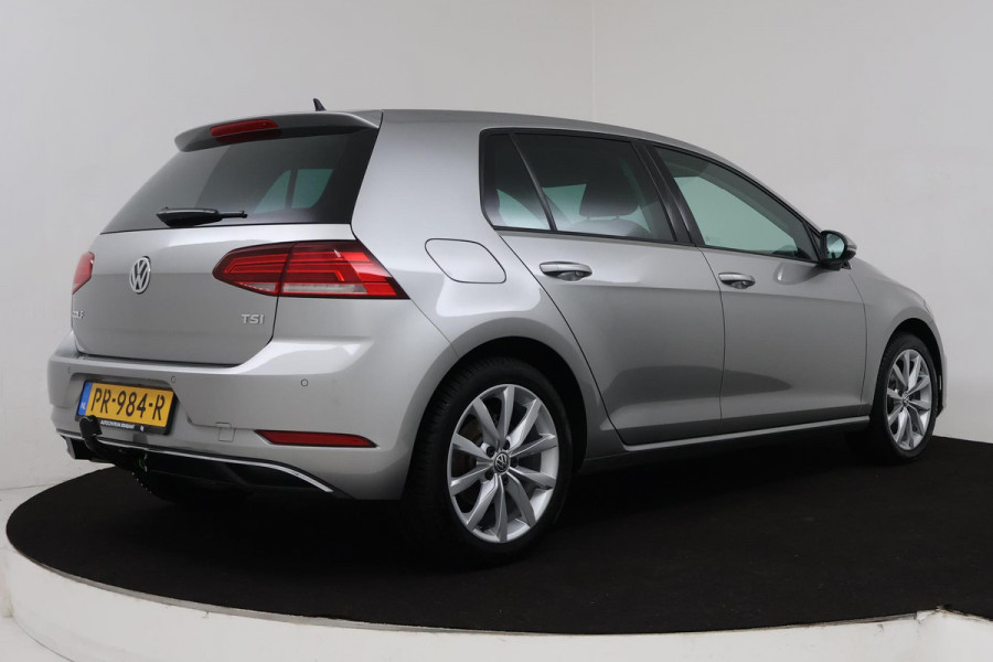 Volkswagen Golf 1.0 TSI Comfortline Business (PARKEERSENSOREN, TREKHAAK, STOELVERWARMING, CRUISE CONTROL, NL-AUTO)