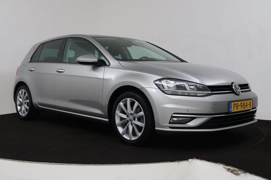 Volkswagen Golf 1.0 TSI Comfortline Business (PARKEERSENSOREN, TREKHAAK, STOELVERWARMING, CRUISE CONTROL, NL-AUTO)
